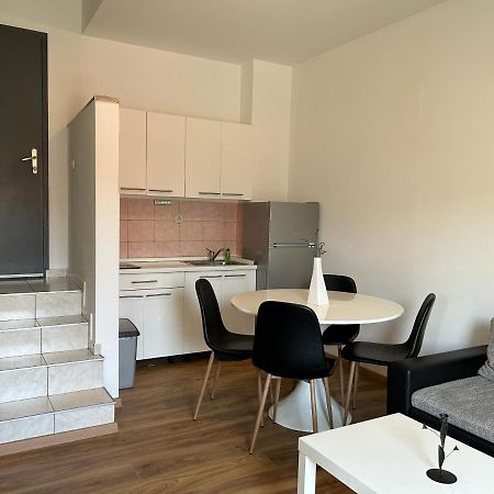 Jela Apartment With A Big Balcony Pula Exterior foto