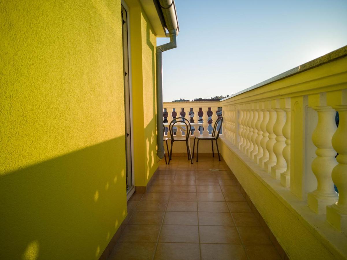 Jela Apartment With A Big Balcony Pula Exterior foto